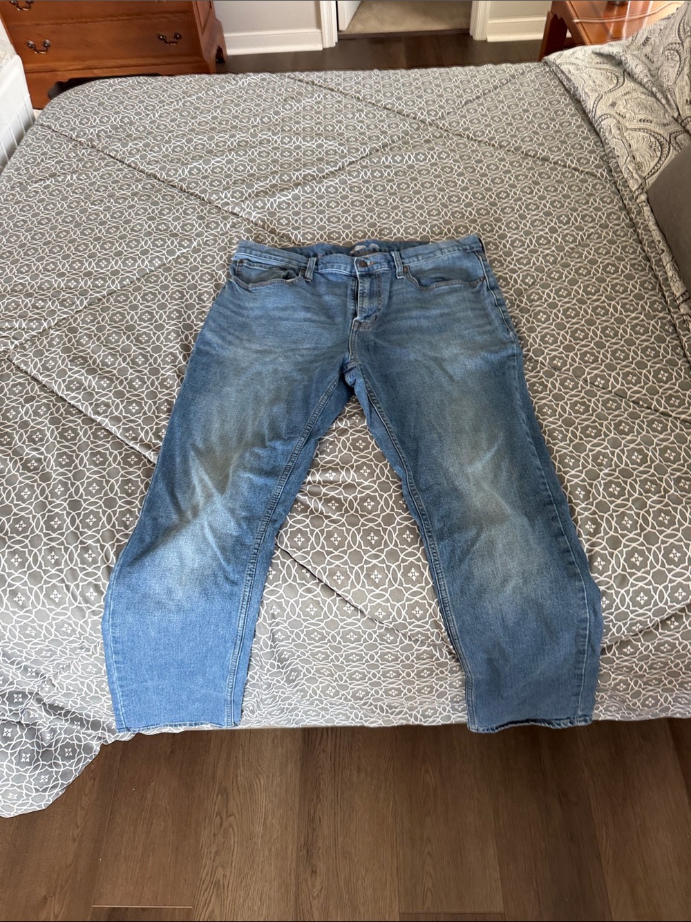 Old Navy Men's Faded Blue Straight Jeans 36 x 32